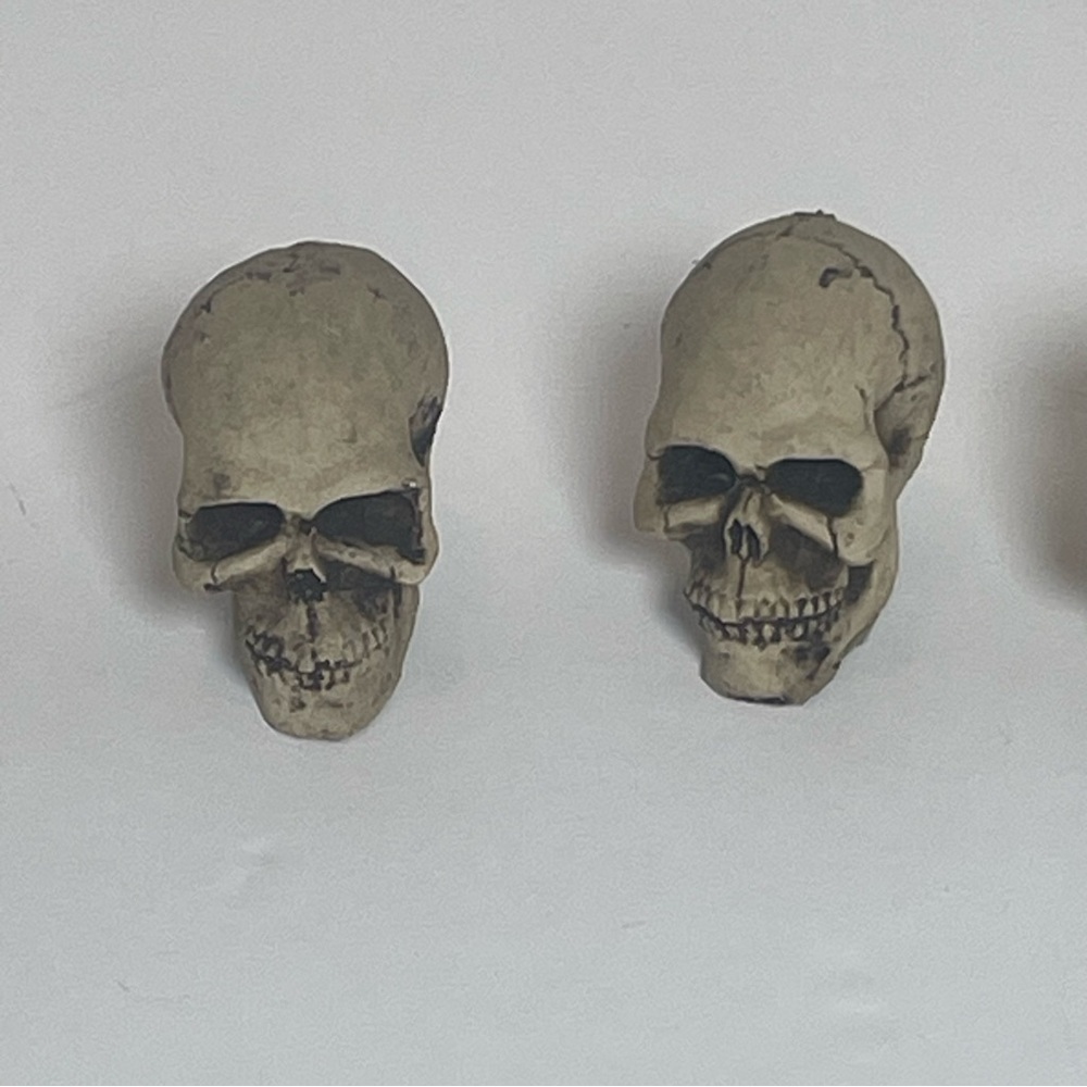 Spooky Halloween Skull Design Mini Trinket Set - Picture 3 of 12